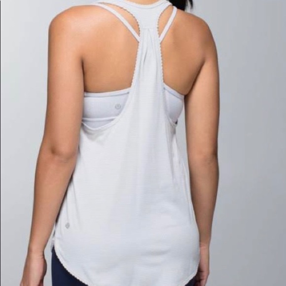 SZ 12 LULULEMON SINGLET TOP NWT SHEER LIGHTWEIGHT ATHLEISURE BLUE - Picture 4 of 7